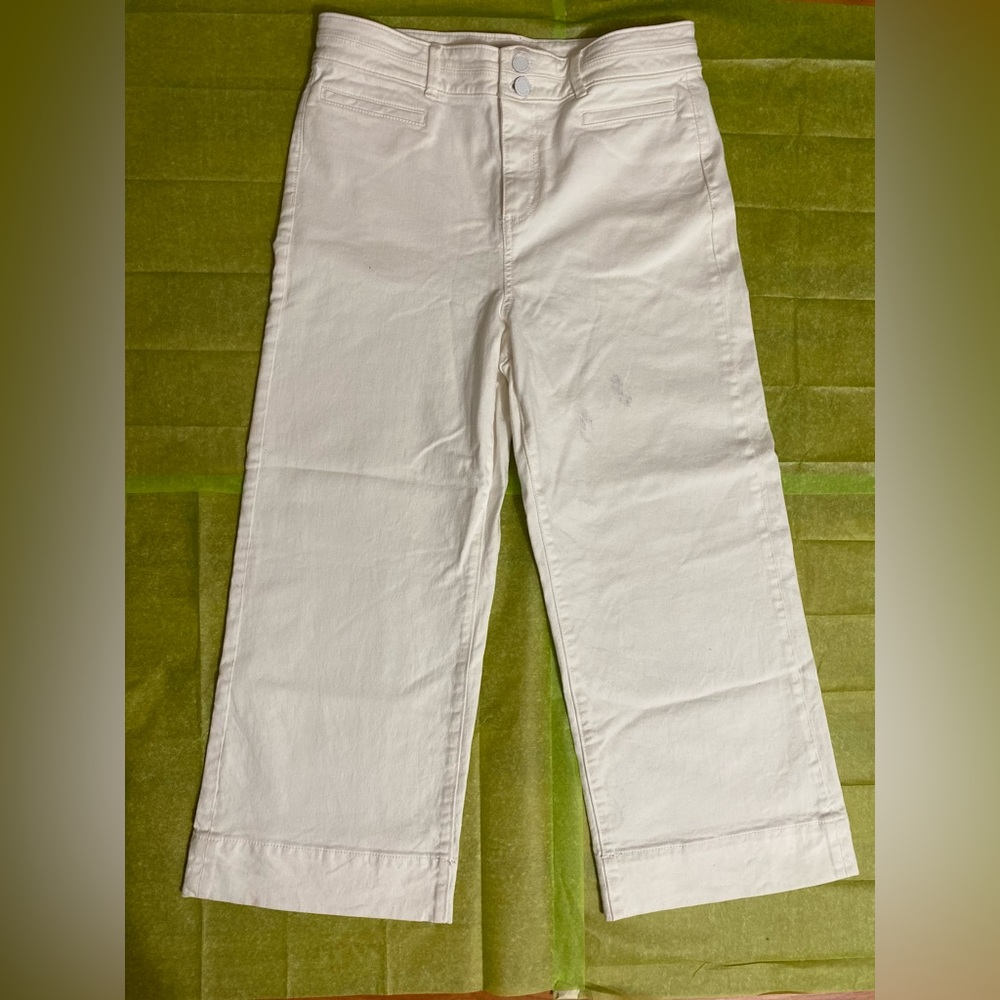 Shorts - Picture 2 of 8